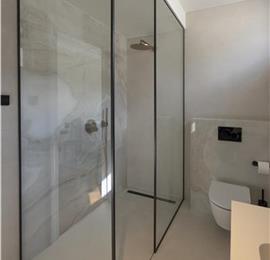 Selection of 5 bedroom seafront villas with heated pool on Ciovo near Trogir, sleeps 10